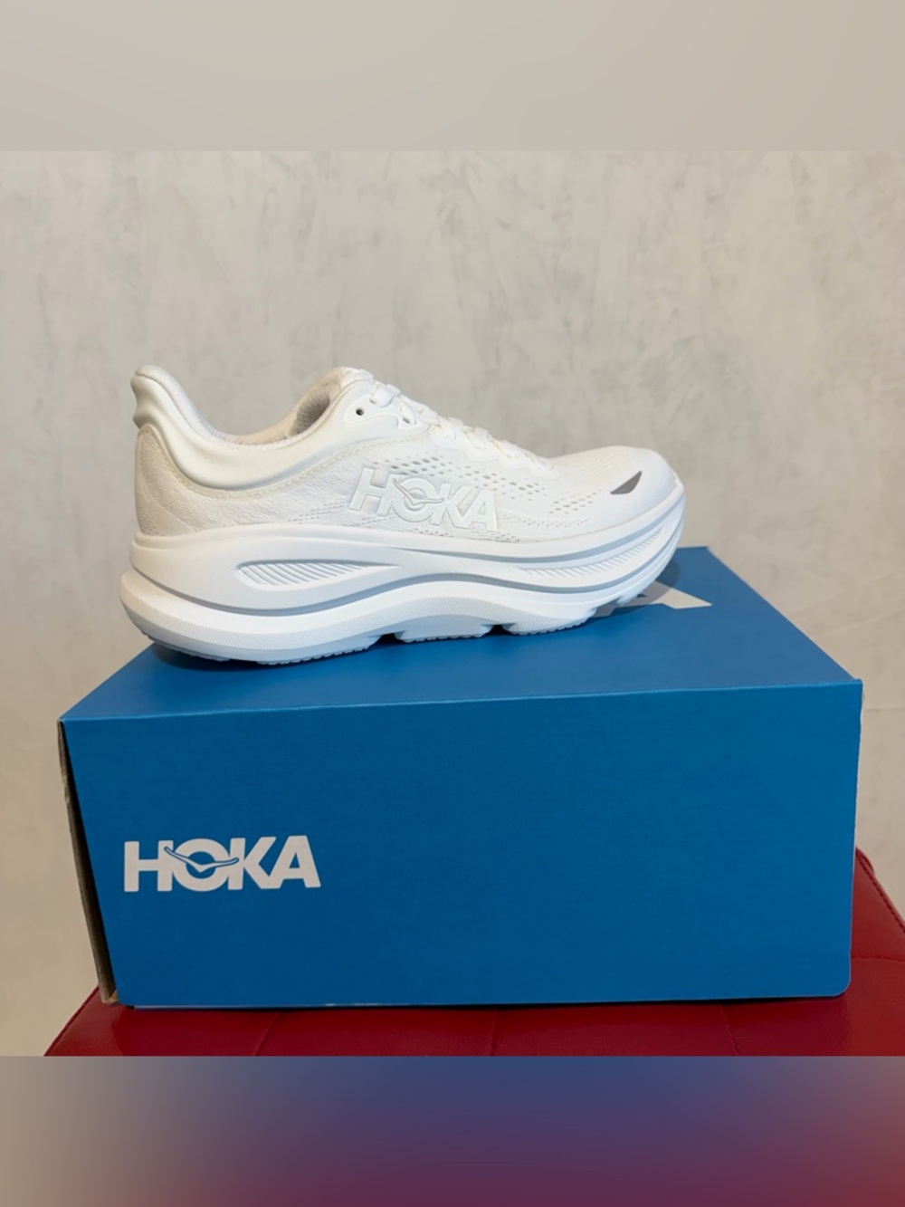 HOKA Women's Bondi 9 Wide Width White 1162014/ WWH, NEW WITH BOX,Sizes 6.5 & 8.5 - Picture 2 of 13